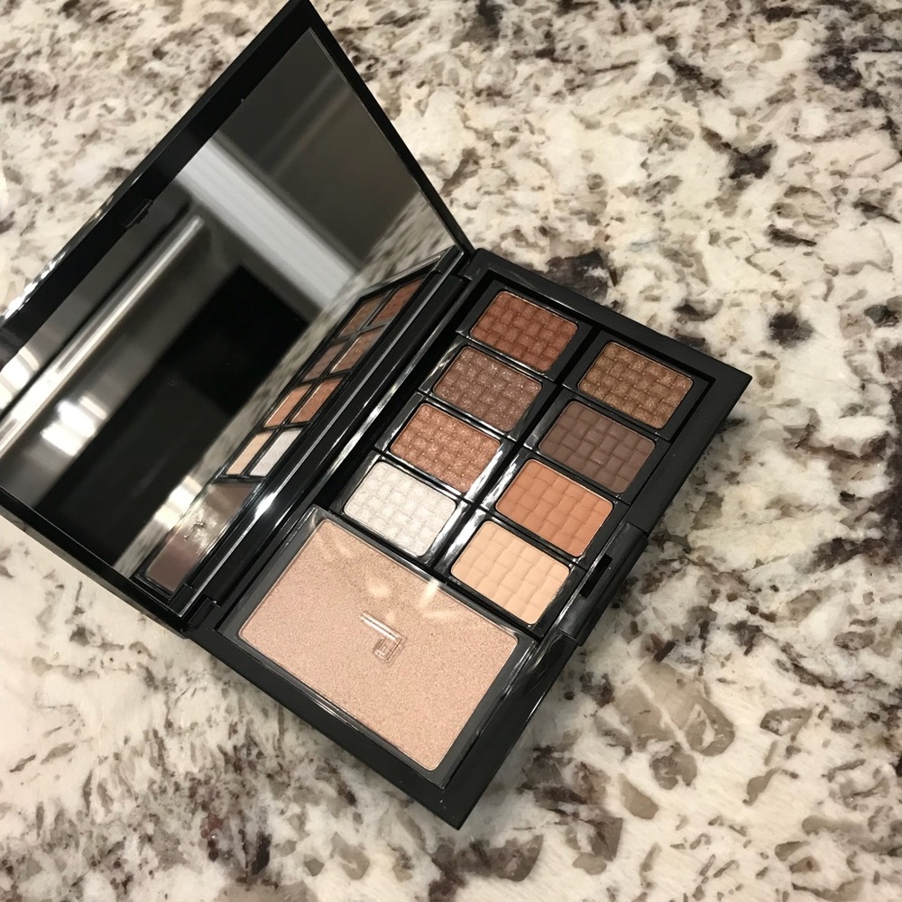 Doucce eyeshadow palette